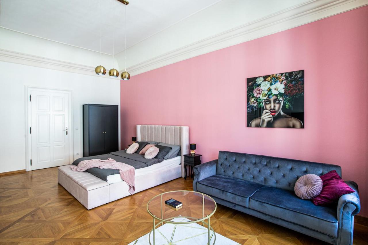 New Stylish 3 Suites Bedrooms Apt In Mala Strana - N2Nd Prague Exterior photo